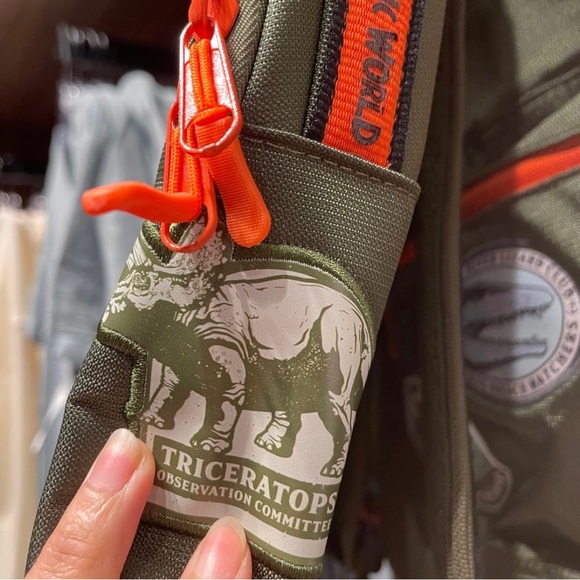 2023 BRAND NEW EDITION Universal studios GREEN Jurassic Park Backpack - Picture 3 of 16